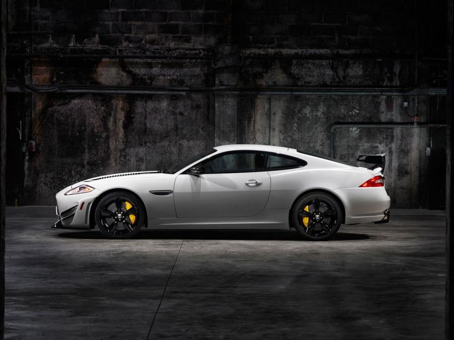  Jaguar XKR-S GT 2013 года  (фото 26 из 26)